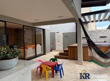 Casa · 180m² · 4 Quartos · 2 Vagas · Sobrado mobiliado com  4 quartos sendo 3 suítes no Jardins Marselha