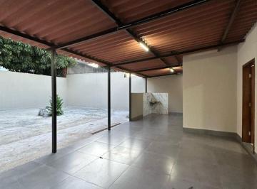 Casa · 85m² · 3 Quartos · 4 Vagas · Vende-se casa com 3 quartos 1 suíte no setor Jardim Alphaville