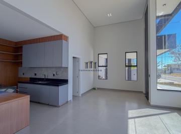 Elegância, modernidade e conforto definem esta belíssima residência localizada n · Casa térrea nova com piscina e 4 suites em Condominio em Vespasiano