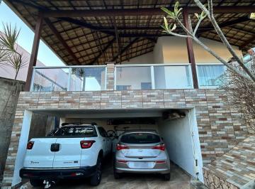 Casa · 160m² · 3 Quartos · 2 Vagas · Casa com 3 Quartos e 160 m² de Área Construída no Condomínio Cedro