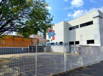 Comercial · 1118m² · 30 Vagas · Prédio comercial para locação com 36 salas, estacionamento com 30 vagas, elevador no Centro de Campi