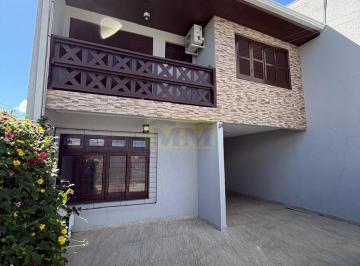 Casa · 220m² · 4 Quartos · 2 Vagas · Sobrado com 220 m² de área útil, ideal para quem busca espaço, conforto e pratic