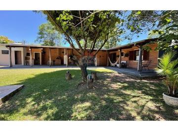 Rural · 1106m² · 2 Quartos · 6 Vagas · Chácara em Nova Califórnia II (Rubião Junior), Botucatu/SP de 1106m² 2 quartos à venda por R$ 569.90