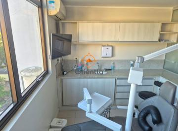 Comercial · 32m² · 2 Quartos · Sala comercial em formato consultório dentário