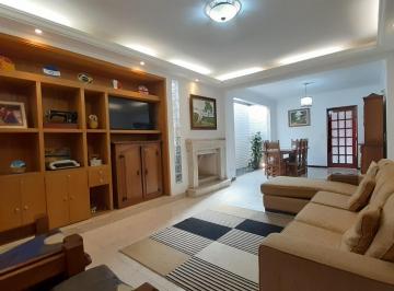 Casa · 238m² · 2 Quartos · 2 Vagas · Casa em Vila São Francisco de Assis, Cotia/SP de 238m² 2 quartos à venda por R$ 1.350.000,00