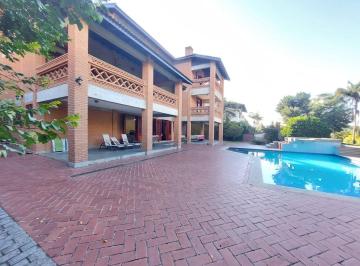 Casa · 645m² · 4 Quartos · 4 Vagas · Casa em Nova Fazendinha, Carapicuíba/SP de 645m² 4 quartos à venda por R$ 3.500.000,00 ou para locaç