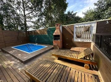 Casa · 300m² · 3 Quartos · 4 Vagas · Casa em Campeche, Florianópolis/SC de 300m² 3 quartos à venda por R$ 3.500.000,00