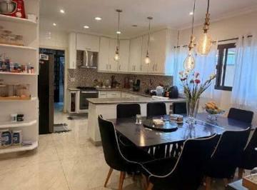 Casa · 182m² · 3 Quartos · 4 Vagas · Casa em Vila Moreira, Guarulhos/SP de 182m² 3 quartos à venda por R$ 1.500.000,00