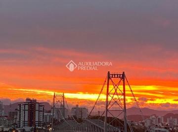 Apartamento · 143m² · 3 Quartos · 2 Vagas · Apartamento 3 dormitórios sendio 1 suíte 2 vagas livres com vista linda da ponte Hercílio Luz
