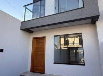 Casa · 82m² · 2 Quartos · 1 Vaga · NOVA! Casa c/ Dois Andares - 2 Suítes - Centro - Navegantes/SC