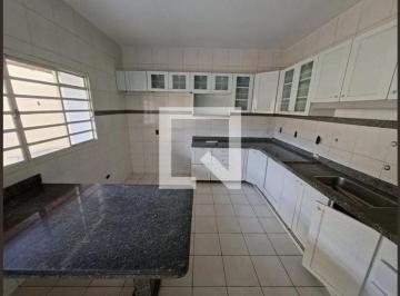 Casa · 50m² · 4 Quartos · 1 Vaga · Casa para Aluguel - Pres. Roosevelt, 4 Quartos, 50 m2 - Uberlândia