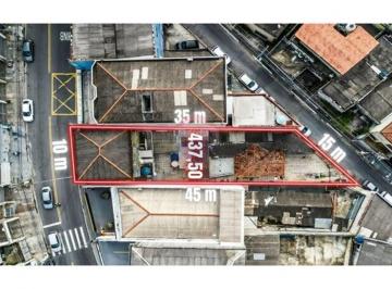 Terreno · 438m² · 3 Vagas · Terreno á venda na rua Parapuã - 438m² com saída para duas ruas - 300 metros do metrô.