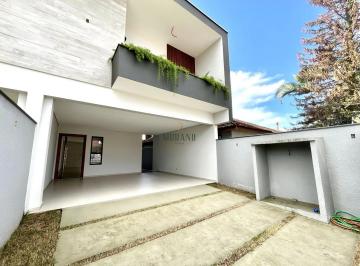 Casa · 200m² · 3 Quartos · 4 Vagas · Sobrado com 3 dormitórios à venda, 200m² por R$ R$ 1.100.000,00 – Glória - Joinville/SC.