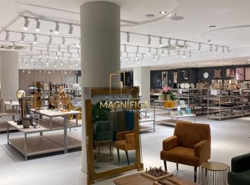 Comercial · 300m² · 1 Quarto · Loja - Batel.Que tal montar sua empresa em um mag