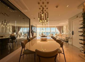 Apartamento de 4 quartos, Balneário Camboriú · APARTAMENTO FRENTE MAR FINAMENTE MOBILIADO NO ONE TOWER FG EM BALNEÁRIO CAMBORIÚ-SC PARA LOCAÇÃO