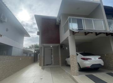 Casa · 214m² · 3 Quartos · Casa à venda - em Canasvieiras