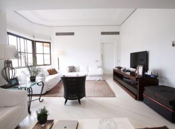Apartamento · 450m² · 5 Vagas · Incrível cobertura 4 suítes