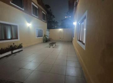 Casa de 3 quartos, São Paulo · Casa de 230 m² com 3 quartos para alugar em Vila Gomes.FL29
