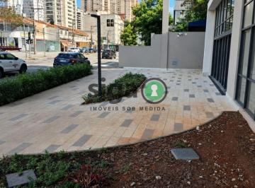 Comercial · 500m² · 1 Vaga · Loja de esquina com 500 m² para locação no Brooklin | Pé-direito duplo e porte-cochère