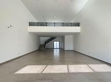 cafe7c75c3fb8cfe3888575d1f4cef64376503f7 · Salão comercial para alugar no bairro Itu Novo Centro em Itu (SP).