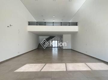 8e88d9a8e45a3ab1486de04103bf374411b766ae · Salão comercial para alugar no bairro Itu Novo Centro em Itu (SP).