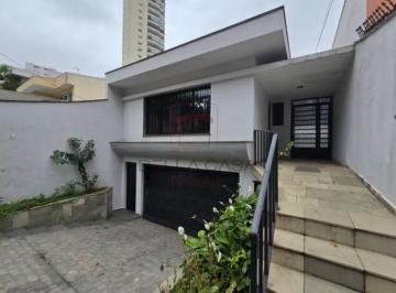 Casa · 252m² · 3 Quartos · 5 Vagas · Casa para venda e locação na Mooca, com 3 dormitórios, sendo 1 suíte, e 5 vagas de garagem.