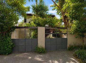 70a3341c-b911-4aad-82f1-29c10974ace3 · Casa para venda em Butantã com 4 quartos, sendo 1 suíte, 299m²