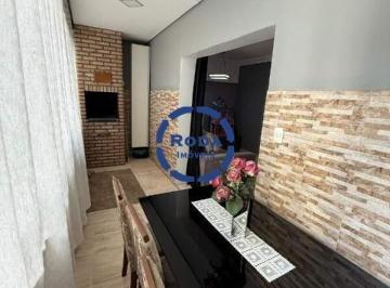 Casa · 108m² · 2 Quartos · 1 Vaga · Casa com 2 dormitórios, armários planejados, churrasqueira e vaga fechada no Itararé