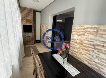 Casa · 108m² · 2 Quartos · 1 Vaga · Casa com 2 dormitórios, armários planejados, churrasqueira e vaga fechada no Itararé