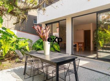 Casa · 333m² · 4 Quartos · 3 Vagas · Vila Romana: uma casa entre arte, arquitetura e jardim