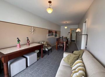 Apartamento · 76m² · 2 Quartos · 1 Vaga · À Venda Apartamento 2 Quartos + Dependência Completa a 100 m da Praia do Forte, Cabo Frio/RJ
