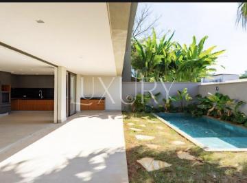 1 · Casa nova em condomínio no Campo Belo