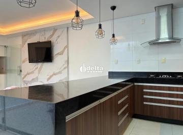 Casa · 160m² · 5 Quartos · 3 Vagas · Casa com 5 quartos sendo 2 suíte disponível para locação no bairro Morada da Colina em Uberlândia-MG