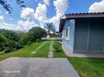 034cc739ce54074625ffcd1824ed4a0426c53ddc · Chácara com 1.450 m², 3 Dorm, 1 Suíte, sala de estar, sala de lareira, na cidade de Atibaia sp