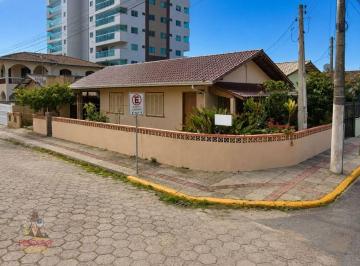 cc7e0781b32eb85ffd25195ff32c1a246befb9a3 · Terreno de esquina com 220 m² no Centro de Barra Velha, a 300 m da Praia Central