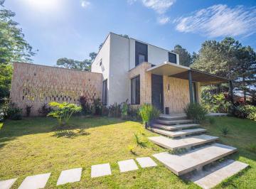 0ad92d4b8e77b9e28583eab362a868bbb2bfd9f4 · Casa com 3 dormitórios à venda, 279 m² por R$ 1.500.000,00 - Granja Viana - Carapicuíba/SP
