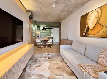 Apartamento · 70m² · 2 Quartos · 2 Vagas · Apartamento PORTEIRA FECHADA, último andar e sol Oeste / Norte