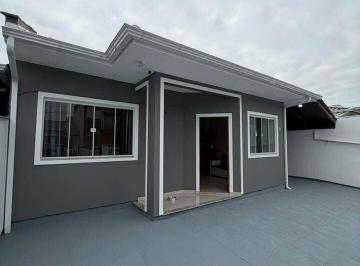 Casa · 70m² · 3 Quartos · 2 Vagas · Linda Casa de 3 Quartos (1 Suíte) com Área Gourmet e Piscina - Bela Vista em Palhoça/SC!