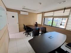 609d38ab412456e6998fe04f475dd709b31b3b8b · Conjunto Comercial Mobiliado ao lado do metrô Ana Rosa.