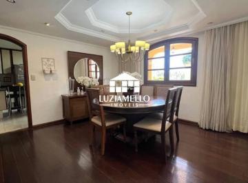 0b7a3bb1ba204a5382a60d72d05fa271a51bc4ea · QE 19, Guará II - Esquina, com Três Pavimentos, Cinco Quartos, Duas Suítes com Armários