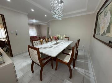 Casa · 229m² · 3 Quartos · 1 Vaga · Casa Ampla à Venda no Bairro São Sebastião