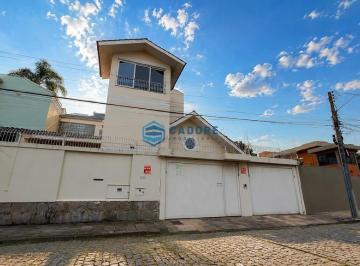 Casa · 3 Quartos · 3 Vagas · CASA TRÊS SUÍTES PETRÓPOLIS