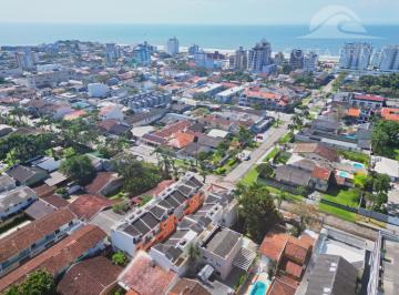 Casa · 138m² · 3 Quartos · 1 Vaga · Praia, segurança e praticidade