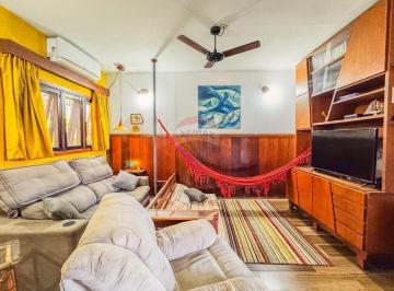 Casa · 271m² · 3 Quartos · 2 Vagas · Casa para venda em Centro de 271.00m² com 3 Quartos, 2 Suites e 2 Garagens