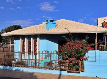 Casa · 230m² · 4 Quartos · 3 Vagas · Casa com 4 dormitórios Meia Praia SC