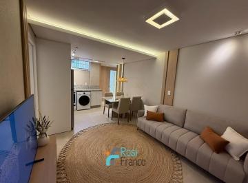 Apartamento · 2 Quartos · Apartamento 2 suítes vista lateral Meia Praia SC