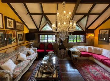 Casa · 179m² · 3 Quartos · 1 Vaga · Casa com 03 dormitórios -vaga -Centro -Gramado -RS