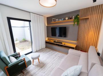 Casa de 3 quartos, Curitiba · SOBRADO COM QUINTAL, NÃO GEMINADO, MOBILIADO, com 3 SUÍTES NO HUGO LANGE