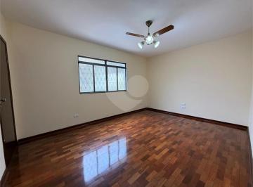 Imagem Principal · Excelente Casa de Esquina na Vila Monteiro – Oportunidade para Moradia ou Comércio
