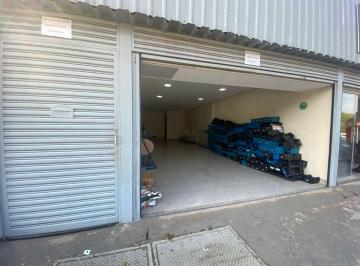 Comercial , Riacho Fundo · Qn 01 - Loja de 30m² na Avenida Principal da quadra!